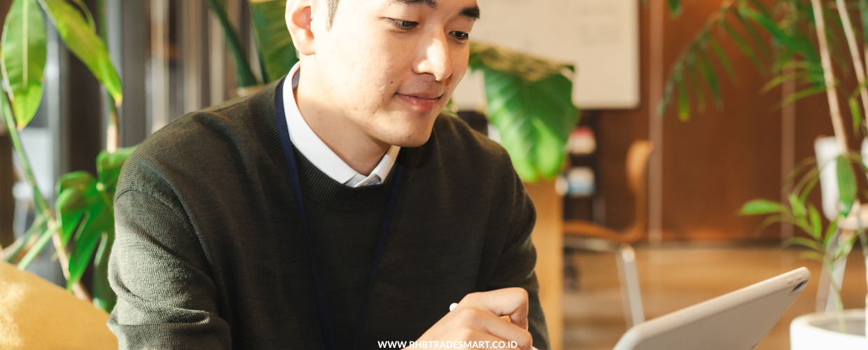 asian-people-working