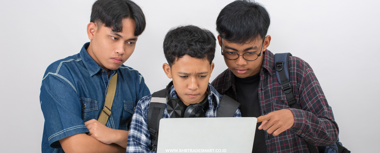 indonesian-man-thinking