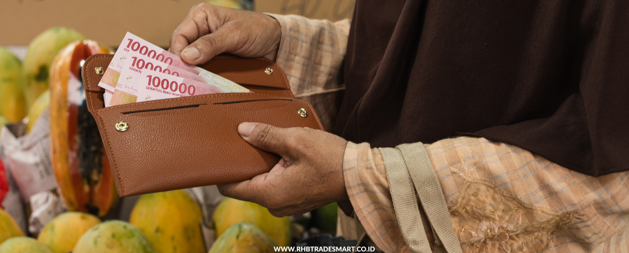 indonesian-rupiah-in-wallet