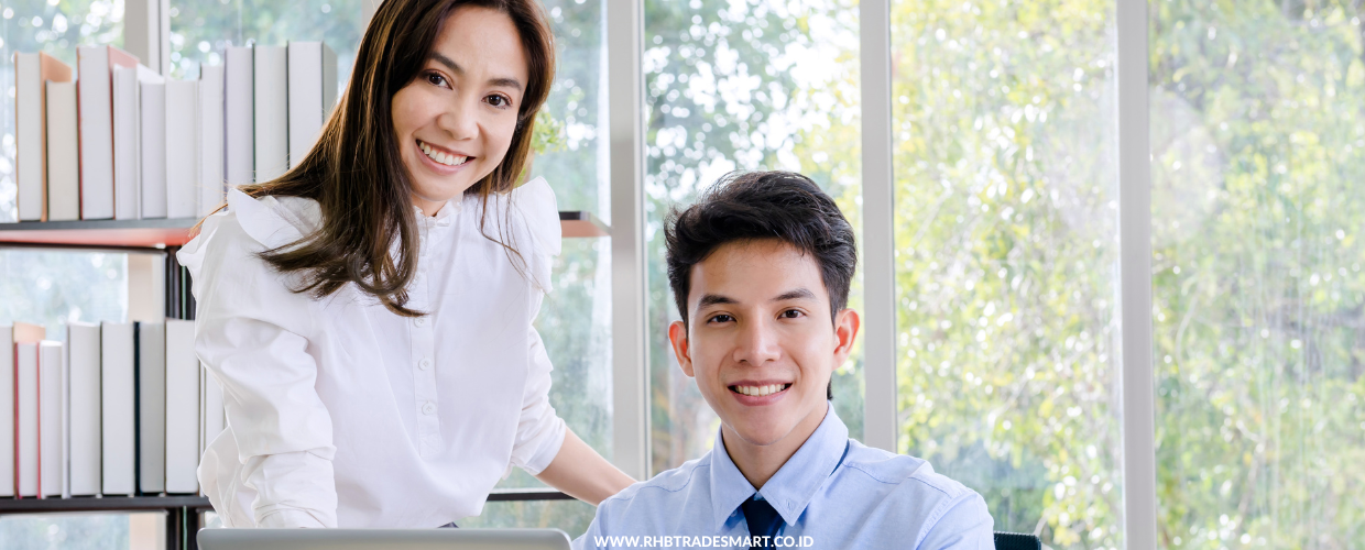 asian-man-woman-working